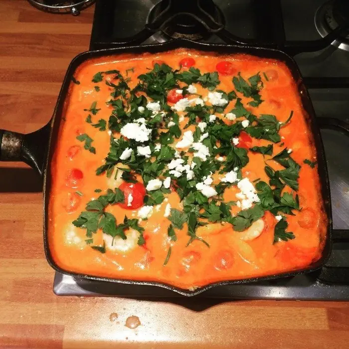 Garides Saganaki (Domatesli Feta Soslu Karides)