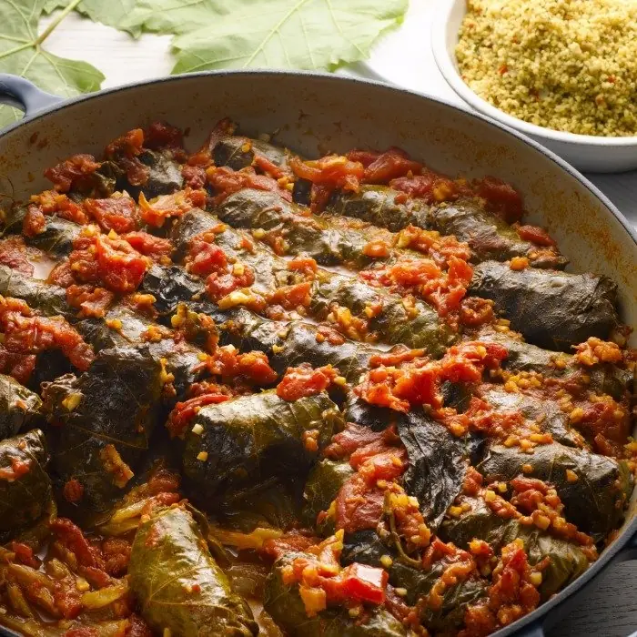 Kuzu Kıymalı Domatesli Yaprak Sarma (Tatlı Baharatlı)