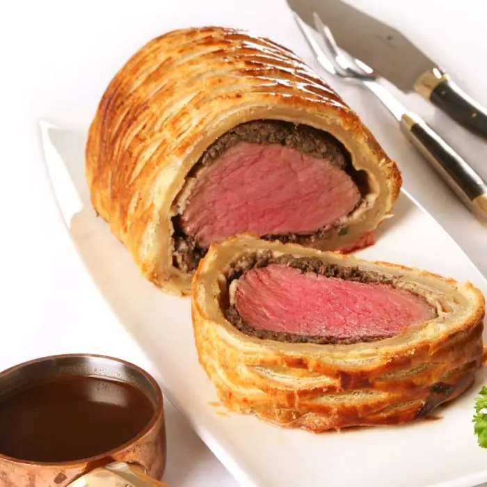 Beef Wellington (Milföy Hamurunda Dana Bonfile)