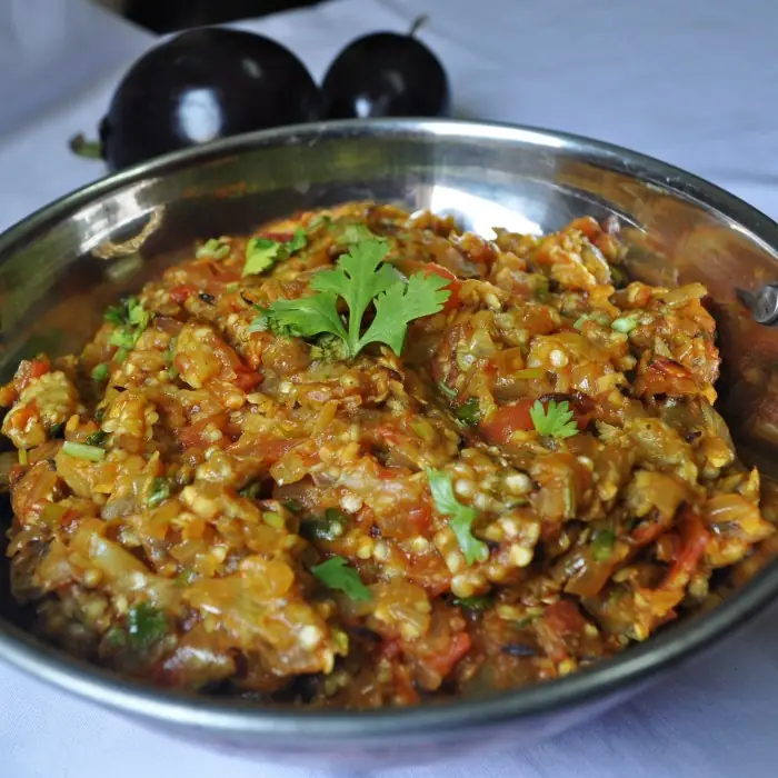 Baingan Bharta (Közlenmiş Patlıcan Ezmesi)
