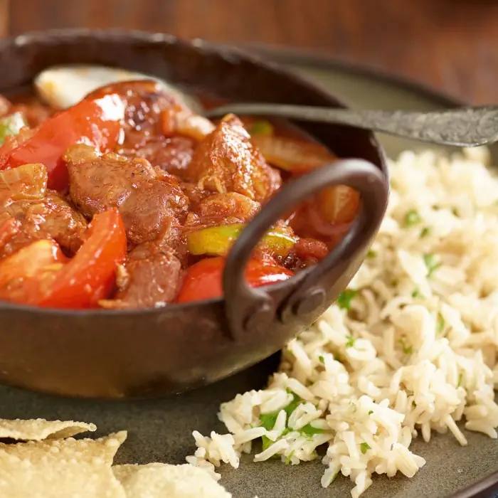 Kuzu Rogan Josh (Baharatlı Hint Kuzu Yemeği)