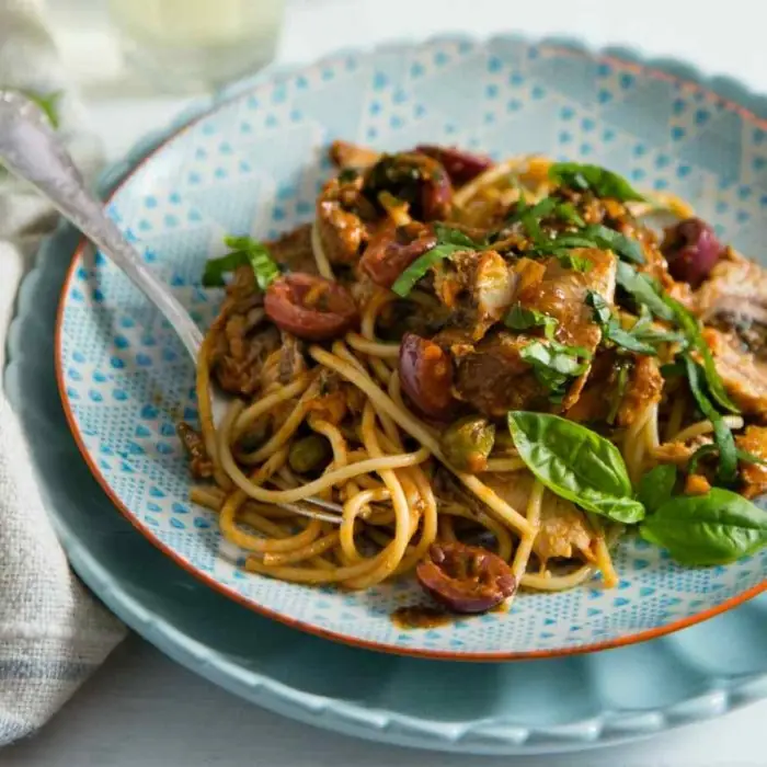 Sardalyalı Puttanesca Spagetti