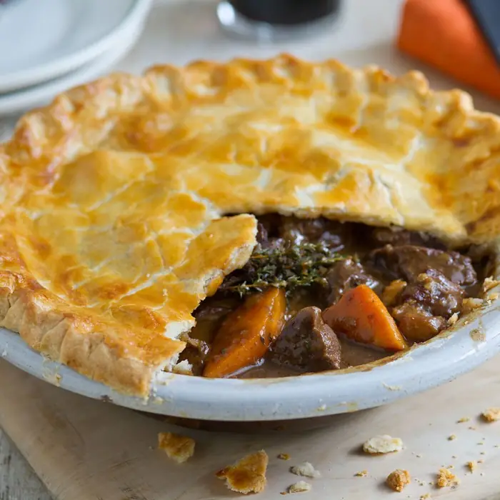 Dana Etli Hardallı Pasta (Beef and Mustard Pie)