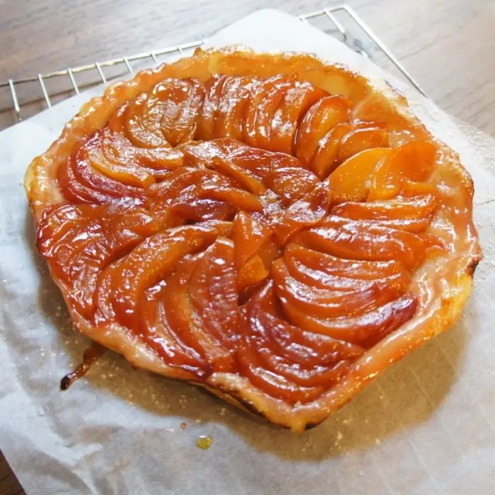 Tarte Tatin (Ters Çevrilmiş Karamelli Elma Tart)