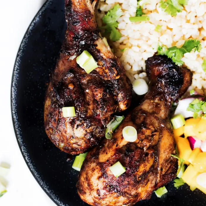 Pilav ve Fasulyeli Jerk Tavuk