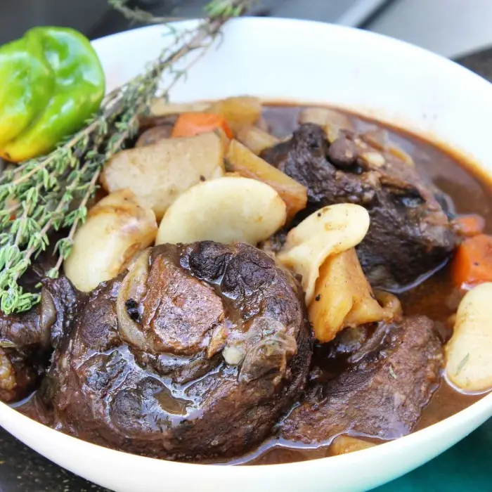 Bakla ile Kuyruk (Oxtail) Yahnisi