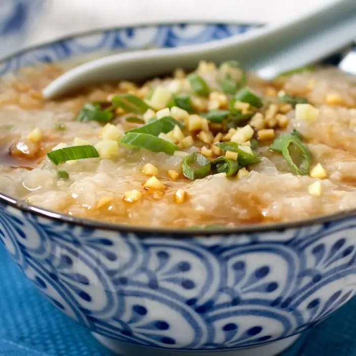 Tavuklu Congee (Çin Pirinç Lapası)