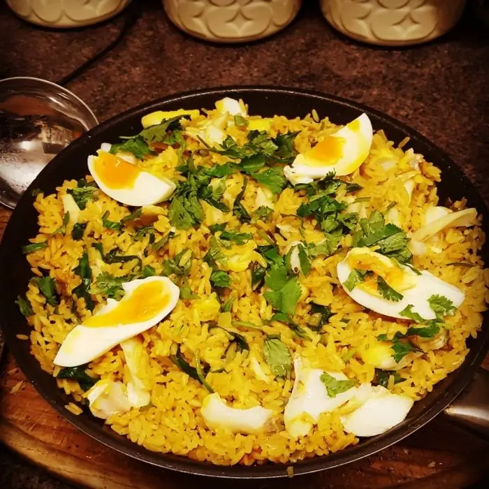 Füme Mezgitli Kedgeree (Baharatlı Pirinç ve Balık)