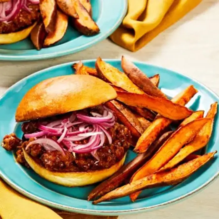 BBQ Domuz Etli Sloppy Joe (Barbekü Soslu Kıyma Sandviçi)