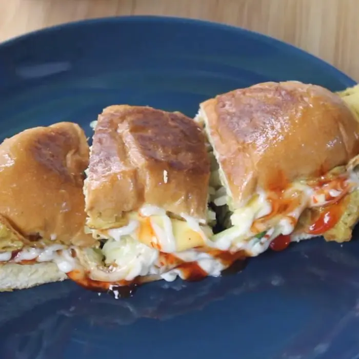 Roti John (Malezya Usulü Omletli Sandviç)