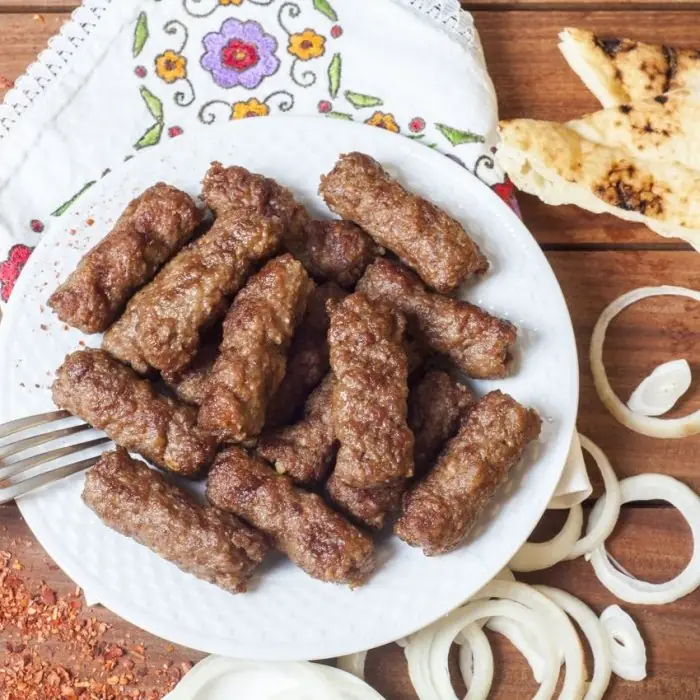 Çevapi (Balkan Usulü Izgara Köfte)