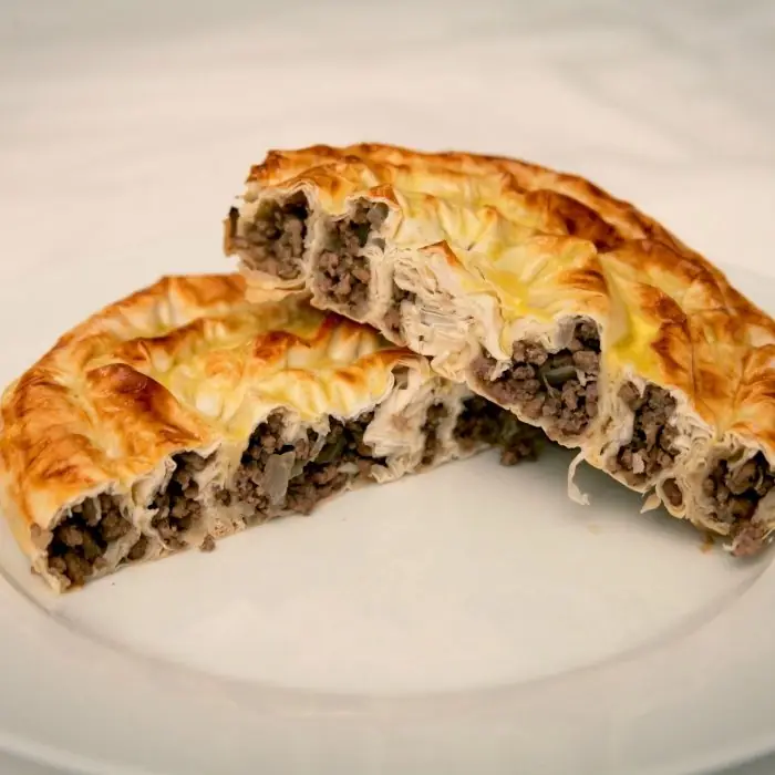 Börek (Hırvat Usulü Kıymalı Börek)