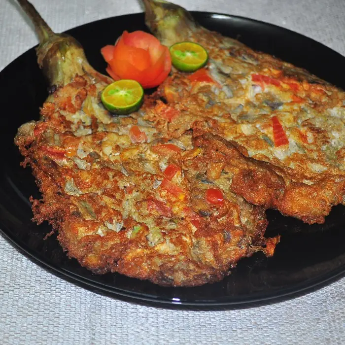 Tortang Talong (Yumurtalı Patlıcan Omleti)