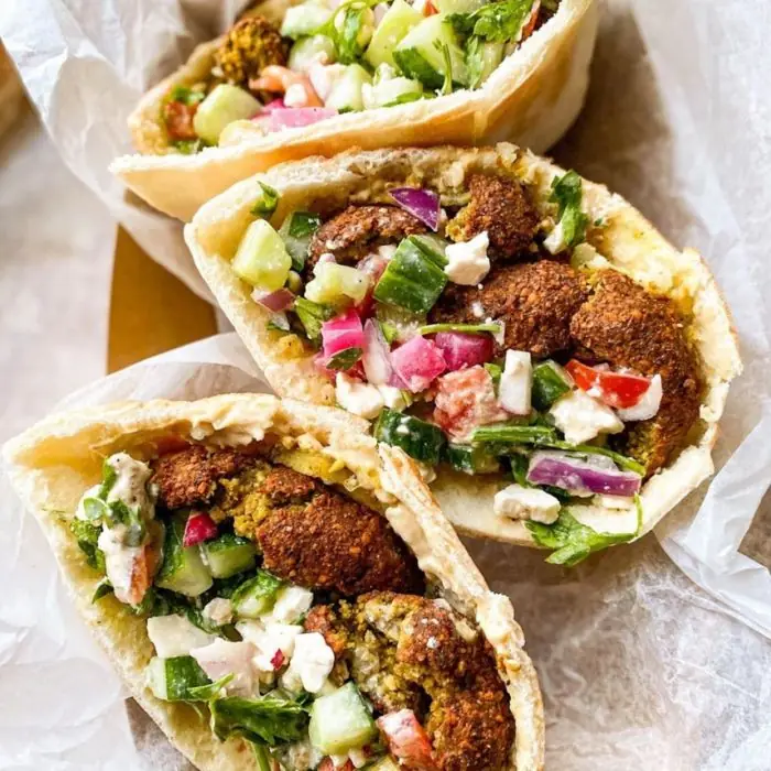 Tahin Soslu Falafel Pide Sandviç