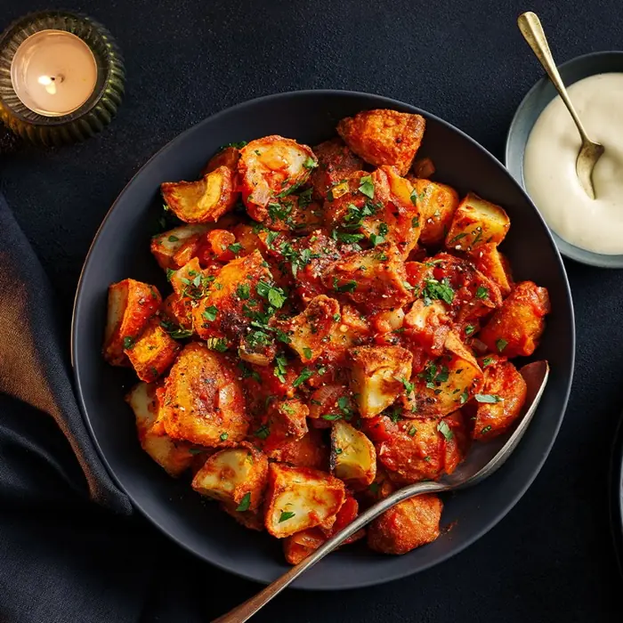 Patatas Bravas (Acılı Domates Soslu Patates)