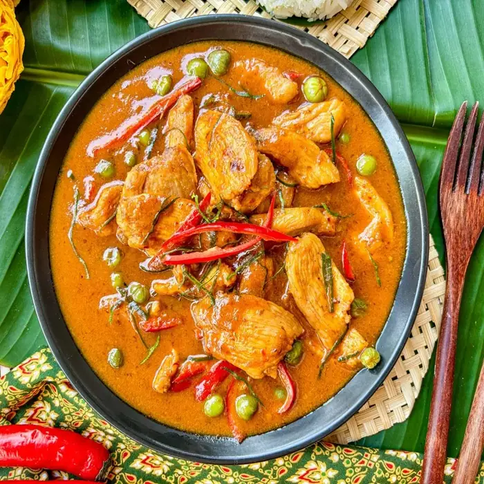 Panang Tavuk Körisi (Kaeng Panang Gai)