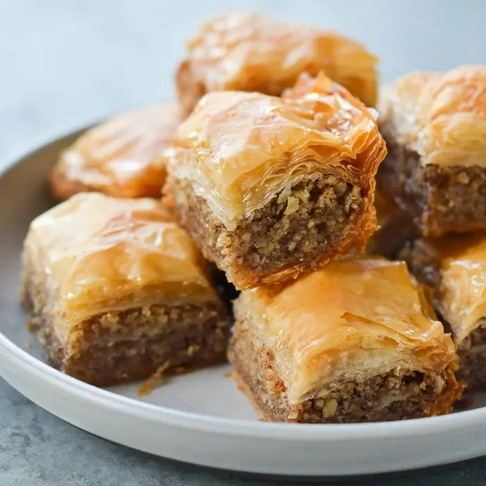 Baharatlı Kuruyemişli, Ricottalı ve Çikolatalı Baklava
