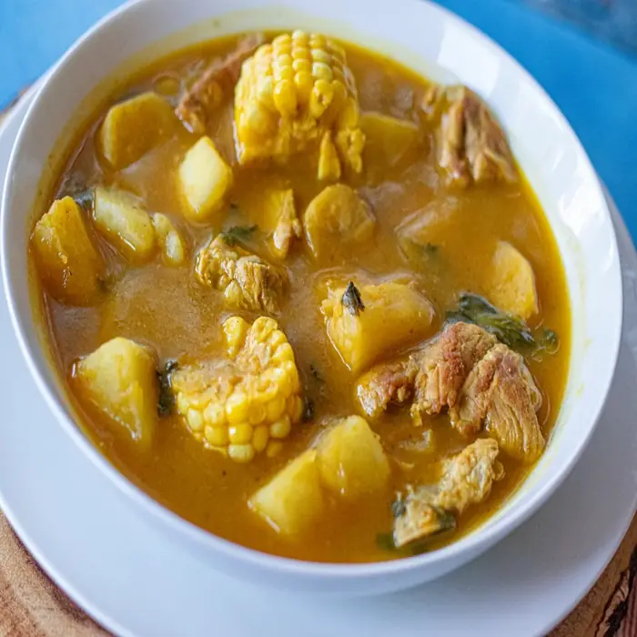 Venezuela Sancocho (Et ve Kök Sebze Çorbası)