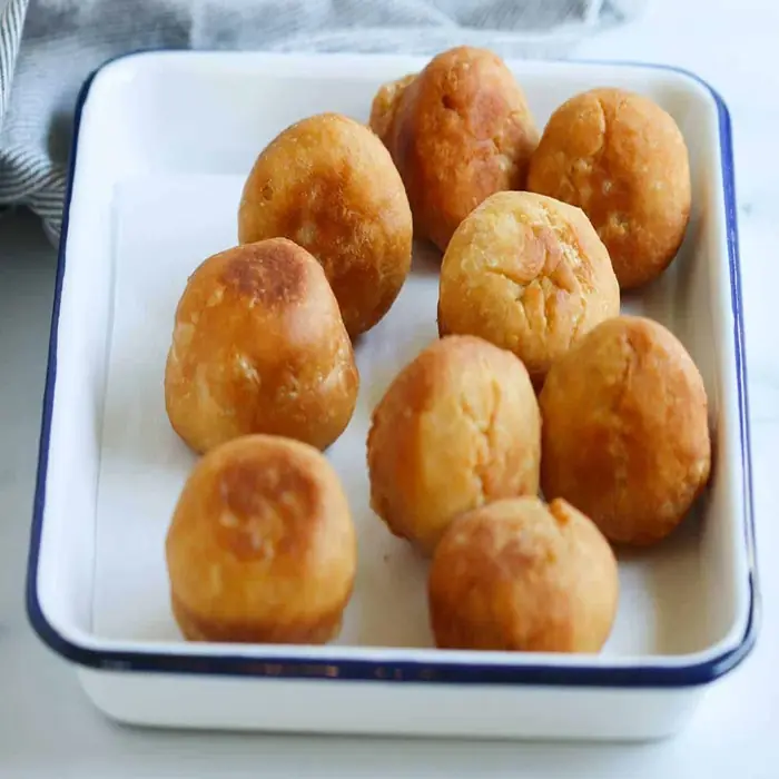 Jamaika Usulü Kızarmış Hamur Köftesi (Fried Dumplings)