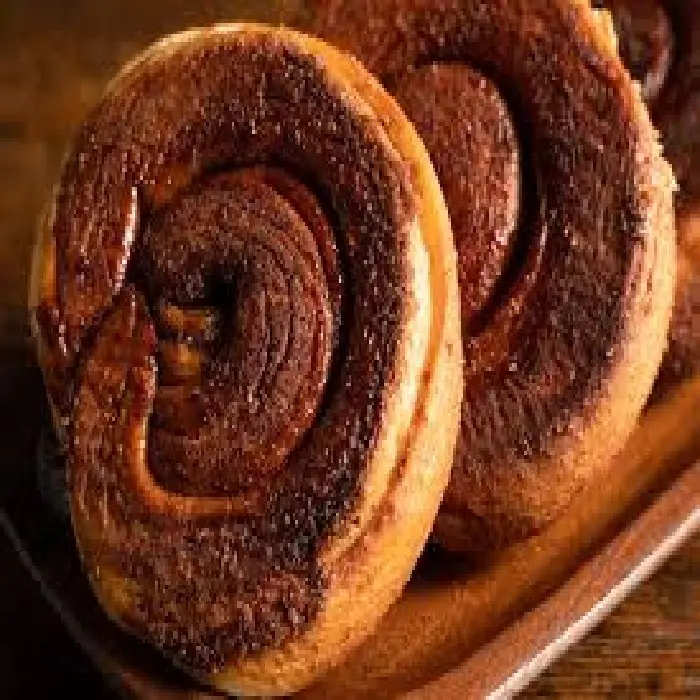 Zeeuwse Bolussen (Zeeland Tarçınlı Çörekleri)