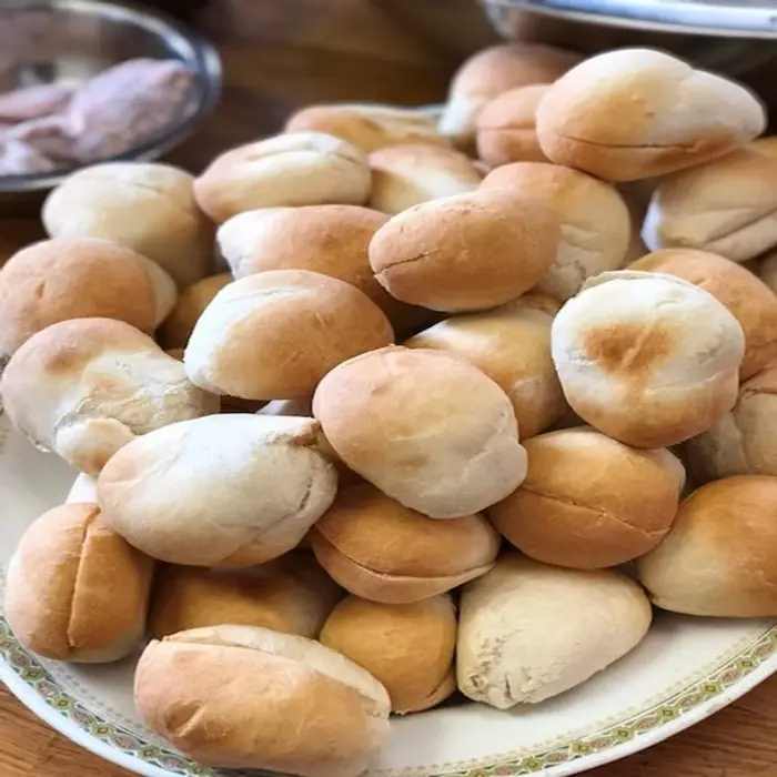 Bajan Tuzlu Ekmek (Barbados Usulü Ekmek Rulolar)