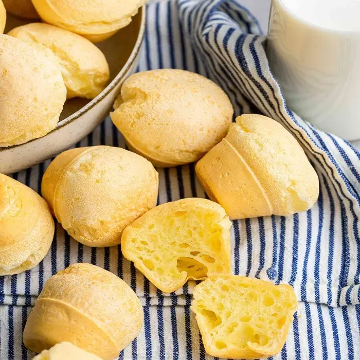 Brezilya Peynirli Ekmeği (Pão de Queijo)
