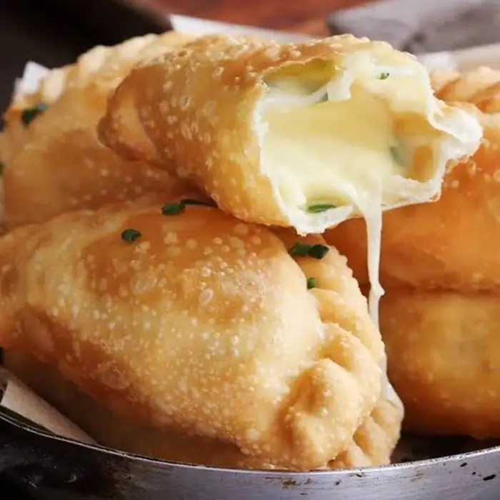 Empanadas Fritas de Queso (Kızarmış Peynirli Empanada)
