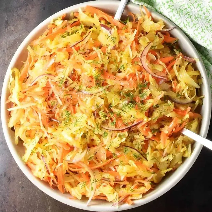 Lahana Turşusu ve Balık Salatası
